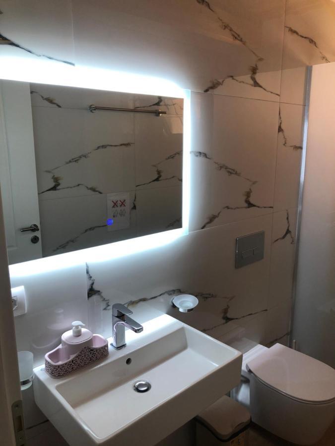 Amazing Familiar Apartments And Rooms Sarandë 외부 사진