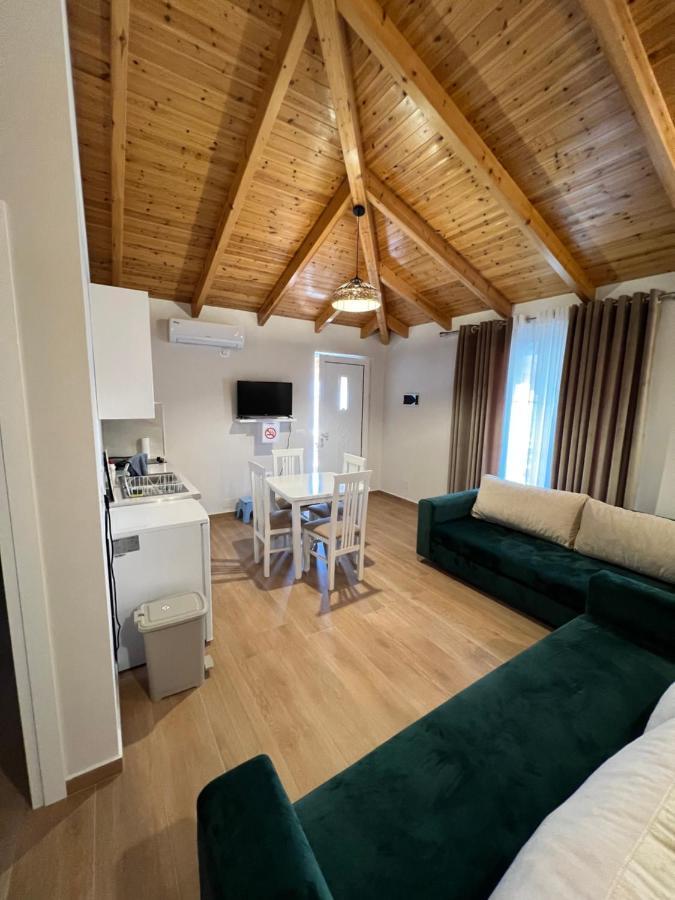 Amazing Familiar Apartments And Rooms Sarandë 외부 사진