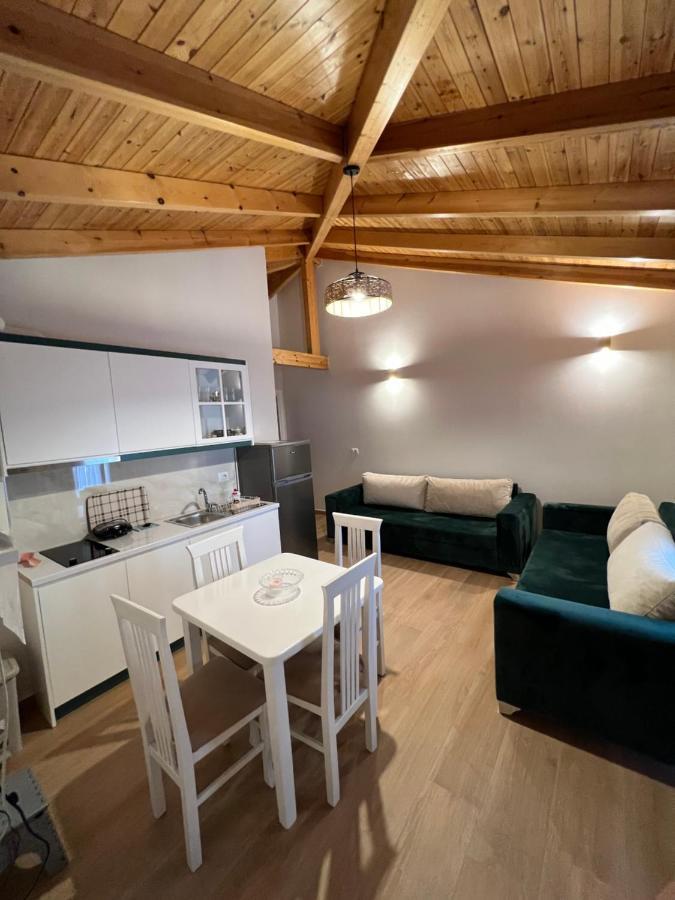 Amazing Familiar Apartments And Rooms Sarandë 외부 사진