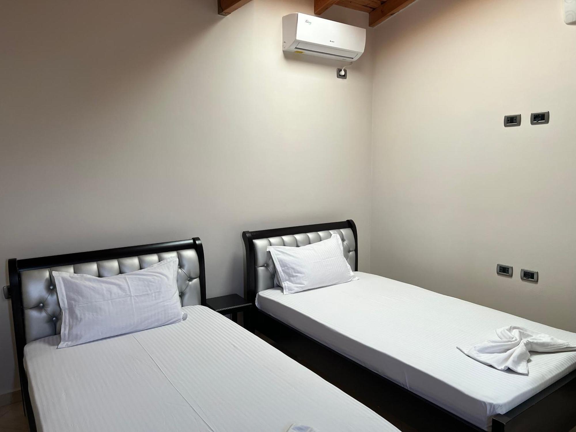 Amazing Familiar Apartments And Rooms Sarandë 외부 사진