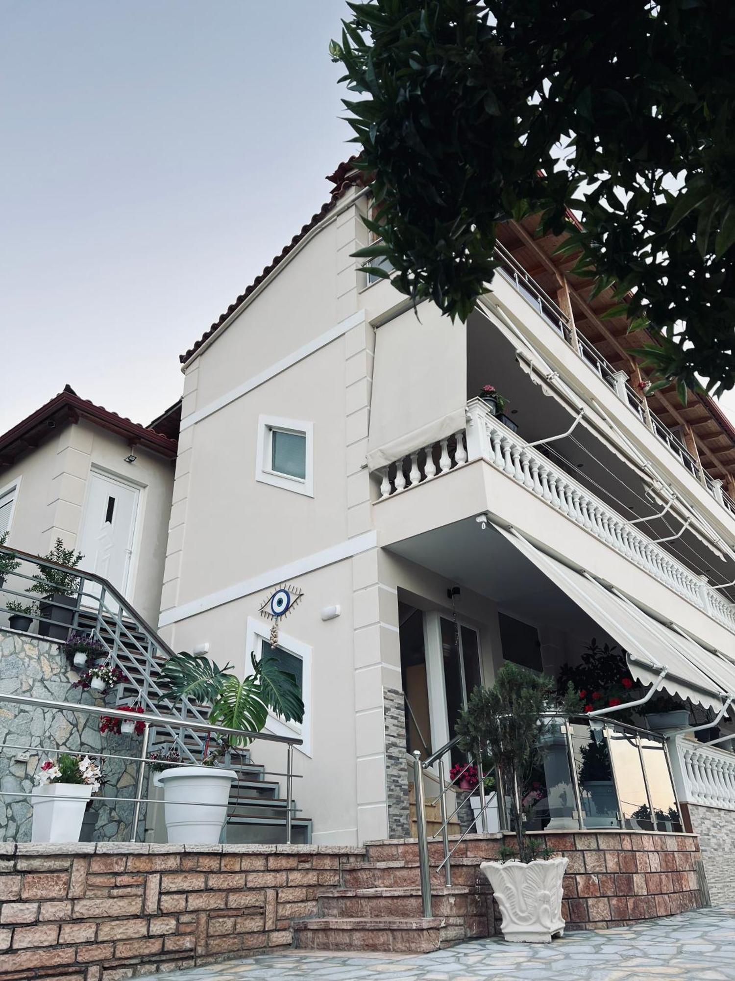 Amazing Familiar Apartments And Rooms Sarandë 외부 사진