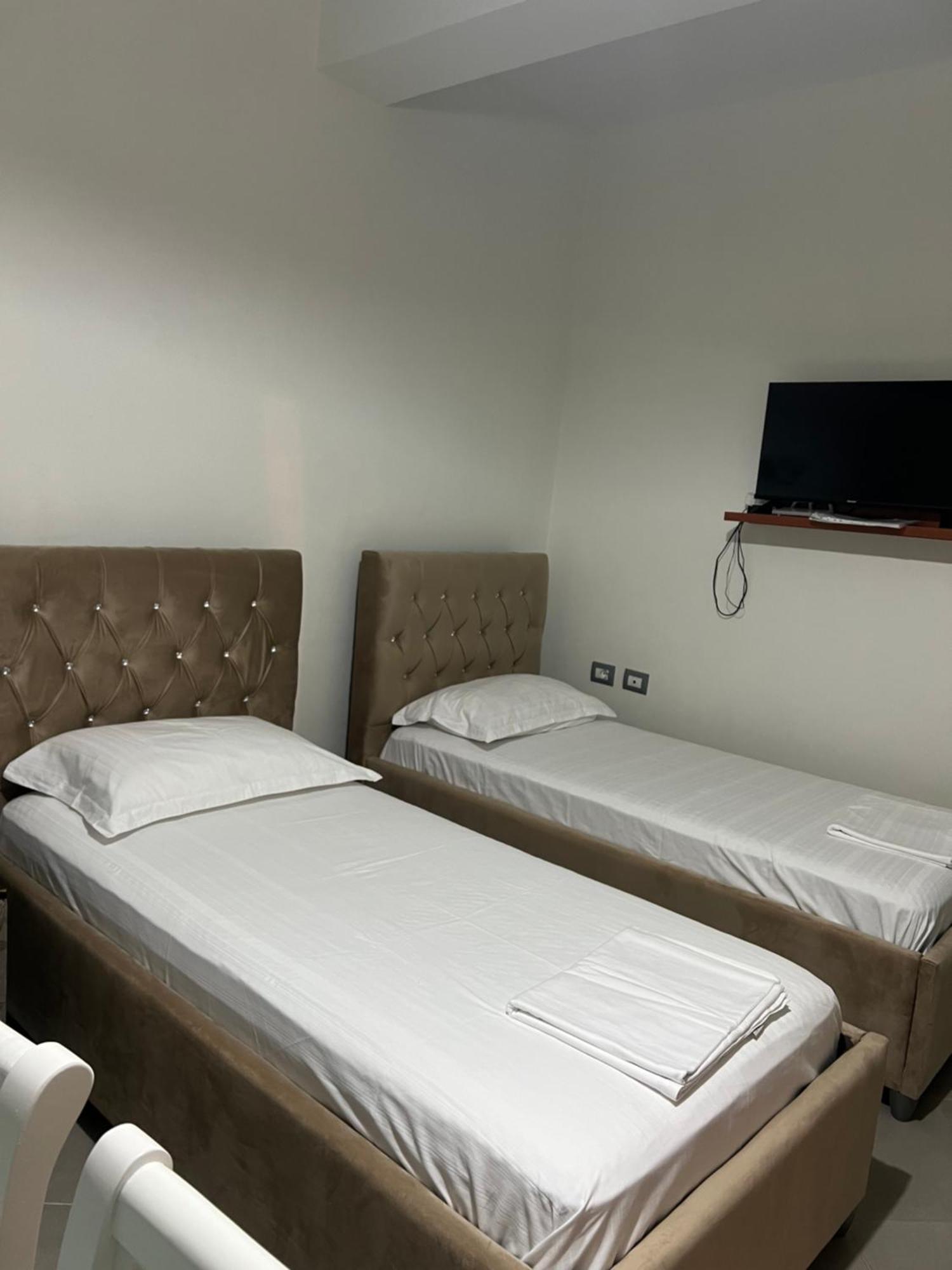 Amazing Familiar Apartments And Rooms Sarandë 외부 사진