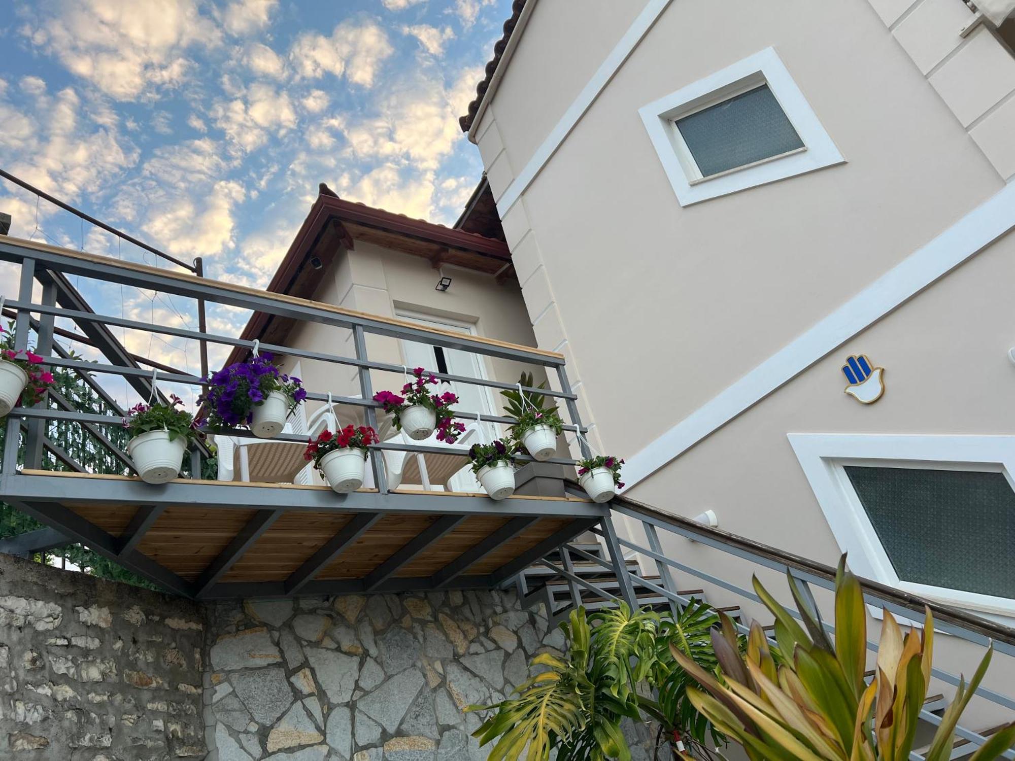 Amazing Familiar Apartments And Rooms Sarandë 외부 사진