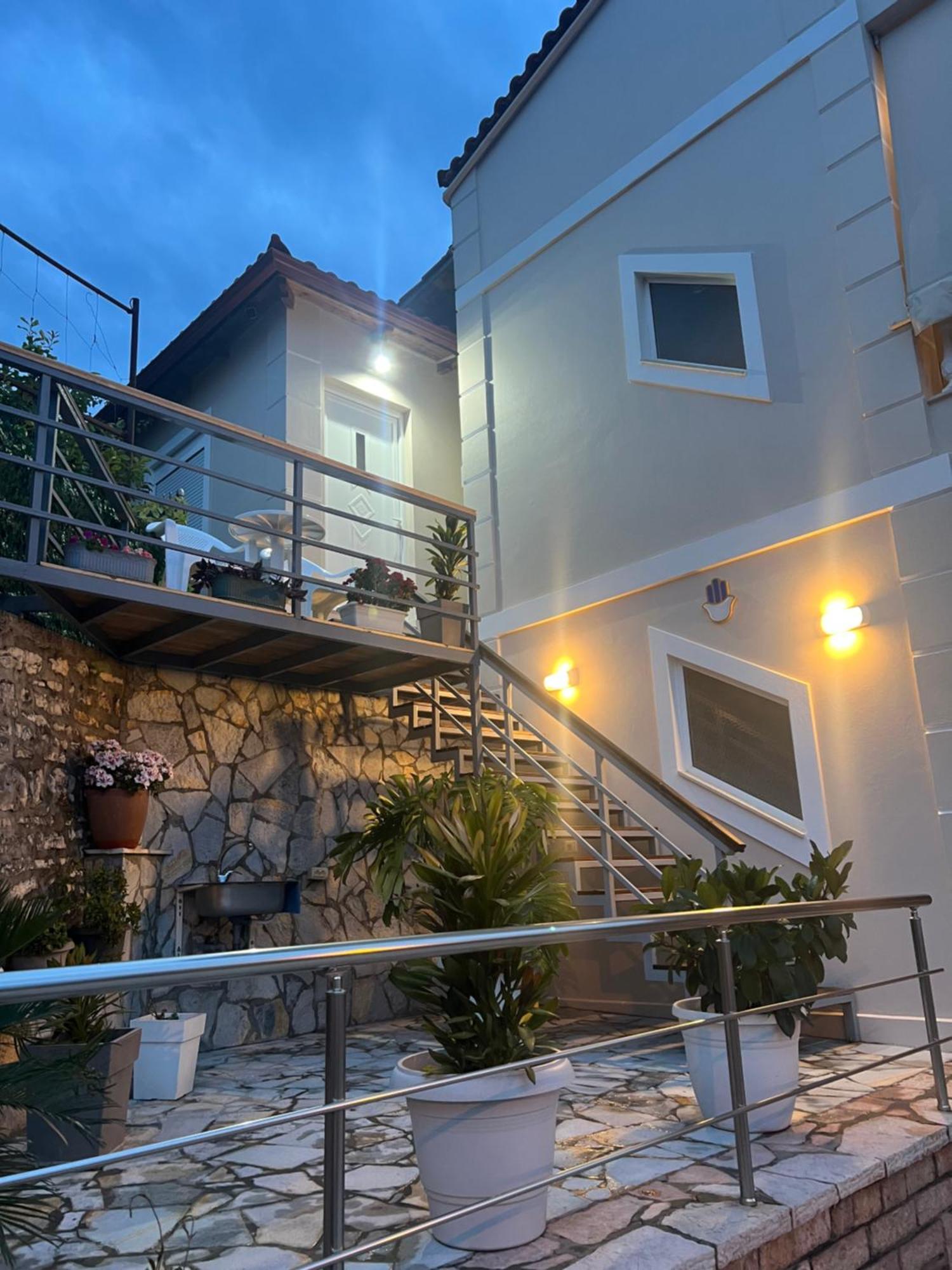 Amazing Familiar Apartments And Rooms Sarandë 외부 사진
